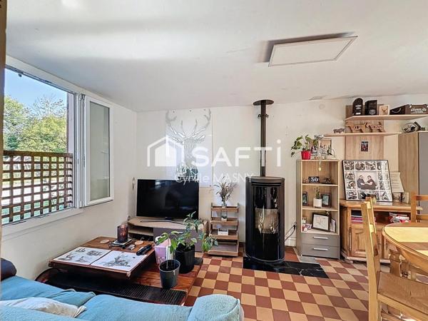 Maison individuelle avec terasse et jardin