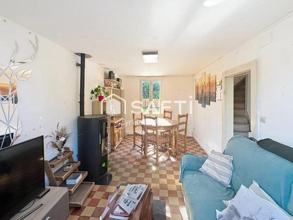 Maison individuelle avec terasse et jardin