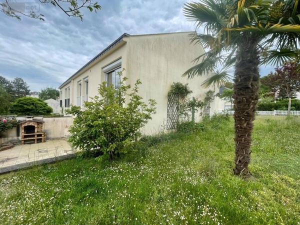 Maison à vendre à Saint-Hilaire-Saint-Florent dans le Maine-et-Loire (49400), ref : 49075-666