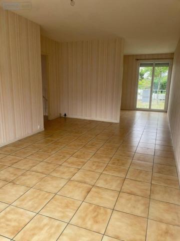 Maison à vendre à Saint-Hilaire-Saint-Florent dans le Maine-et-Loire (49400), ref : 49075-666