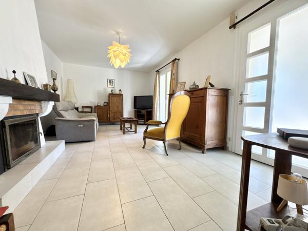 Maison de plain pied avec piscine. Penne-d'Agenais (47140)