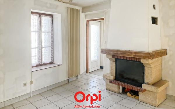 Maison à vendre    3 pièces •  Désertines