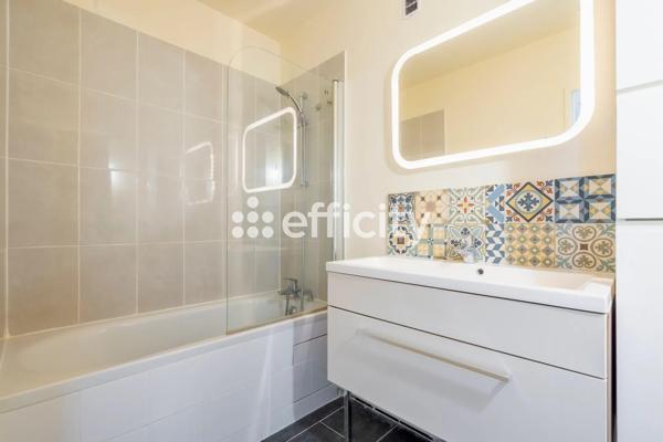 Appartement
         3 pièces
        - 72 m² Exclusivité 230 000 € *