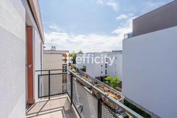 Appartement
         3 pièces
        - 72 m² Exclusivité 230 000 € *