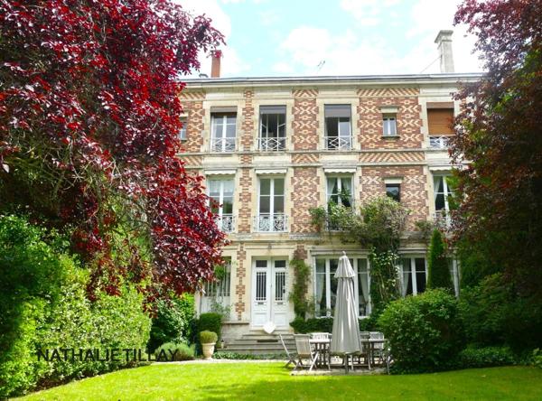 Orleans centre, a vendre,  Hotel particulier de 465 m², parc paysagé et dépendances.