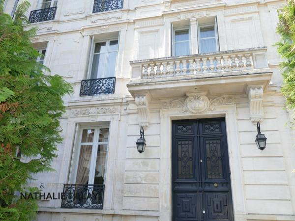 Orleans centre, a vendre,  Hotel particulier de 465 m², parc paysagé et dépendances.