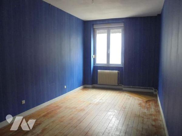Beaugency, Local commercial avec habitation, Loiret (45)

Rue du Pont, idéalement placée près d...