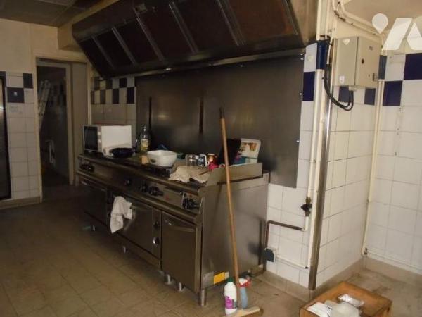 Beaugency, Local commercial avec habitation, Loiret (45)

Rue du Pont, idéalement placée près d...
