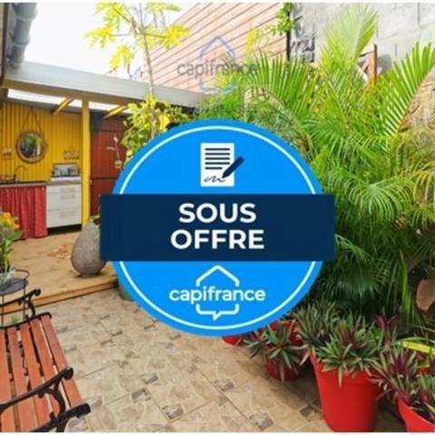 Terre Sainte – Charmante maison Bourbon Bois T3/4 rénovée dans un quartier prisé de Saint-Pierre