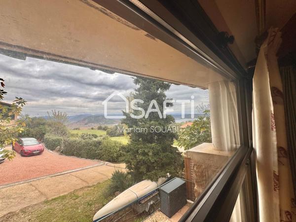 Grande demeure du 18 éme siècle, d’environ 220m2 à 2 pas du lac