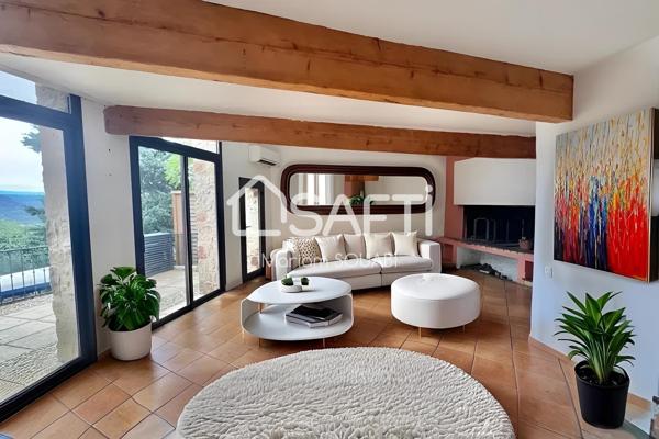 Grande demeure du 18 éme siècle, d’environ 220m2 à 2 pas du lac