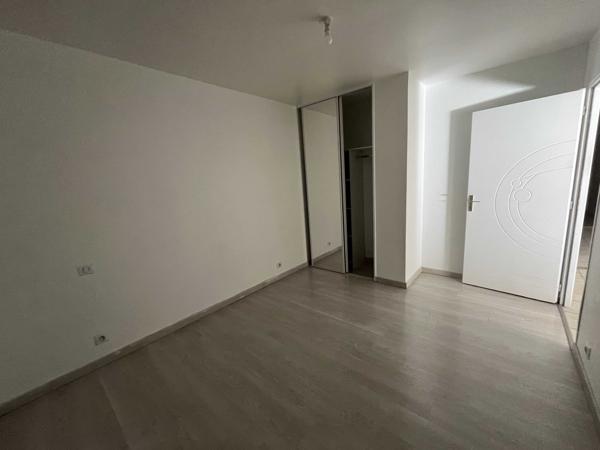 MAISON DE PLAIN PIED - PROCHE COMMERCES ET ECOLES