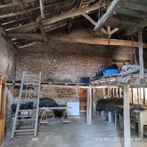Maison à vendre à Javerlhac-et-la-Chapelle-Saint-Robert (24300) - Dordogne