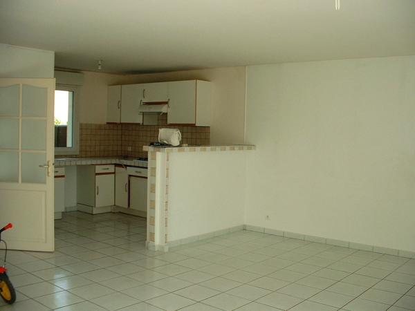MARMANDE maison mitoyenne avec 2 chambres et jardin