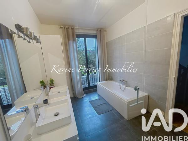 Maison à vendre 9 pièces 241 m² Garches