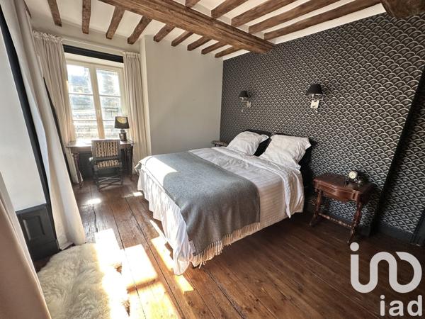 Maison 8 pièces de 280 m² à Coutances (50200)