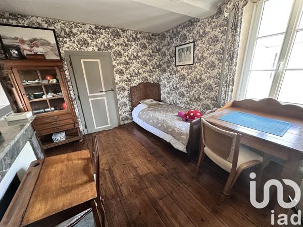 Maison 8 pièces de 280 m² à Coutances (50200)