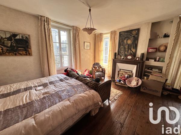 Maison 8 pièces de 280 m² à Coutances (50200)