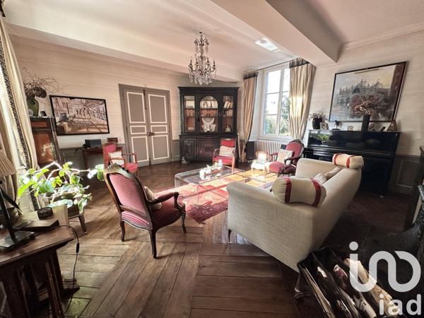 Maison 8 pièces de 280 m² à Coutances (50200)