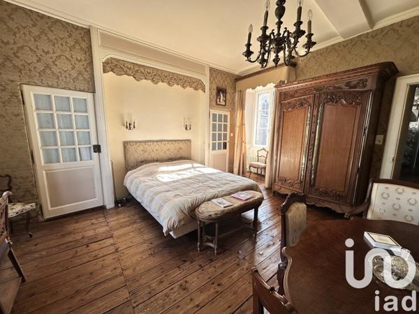 Maison 8 pièces de 280 m² à Coutances (50200)