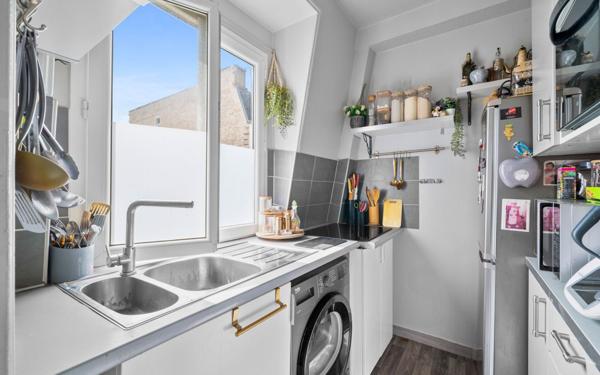 Appartement à vendre    3 pièces • 39,83 m2 Paris 15
