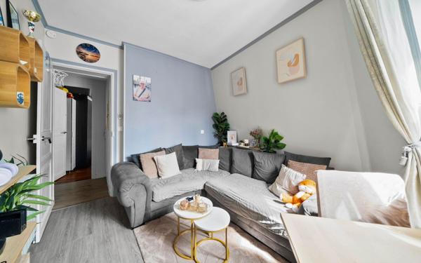 Appartement à vendre    3 pièces • 39,83 m2 Paris 15