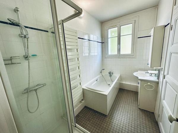 A VENDRE 37100 TOURS - Appartement 5 pièces de 107 m² avec garage et cave