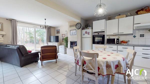 Savonnières (37510) Maison avec jardin intimiste et boisé