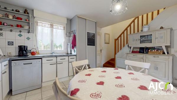 Savonnières (37510) Maison avec jardin intimiste et boisé