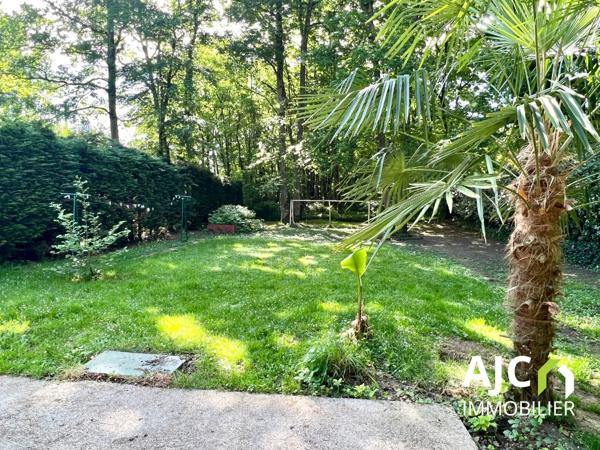 Savonnières (37510) Maison avec jardin intimiste et boisé