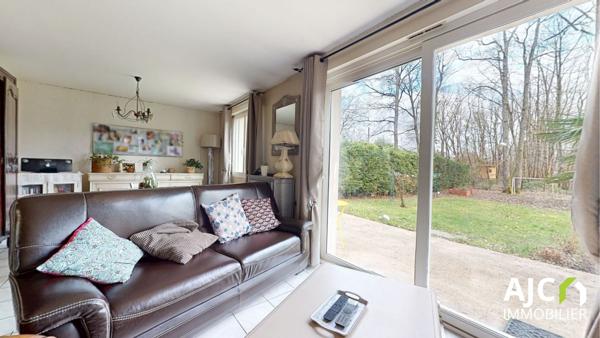 Savonnières (37510) Maison avec jardin intimiste et boisé