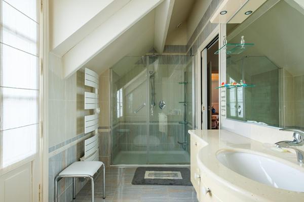 Château rénové avec piscine aux portes de Poitiers