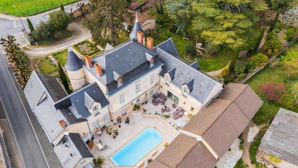 Château rénové avec piscine aux portes de Poitiers