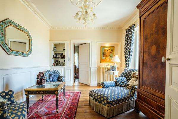 Château rénové avec piscine aux portes de Poitiers