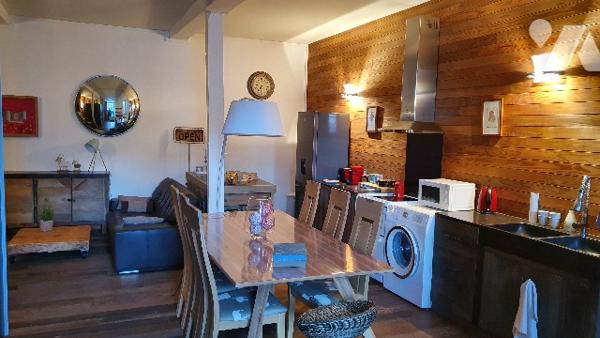 Maison (chambre d'hôte) de 200 m², en plein centre-ville de BAGNERES-DE-BIGORRE  proche des Thermes.