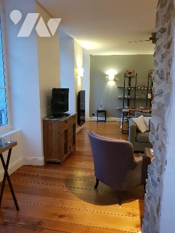 Maison (chambre d'hôte) de 200 m², en plein centre-ville de BAGNERES-DE-BIGORRE  proche des Thermes.