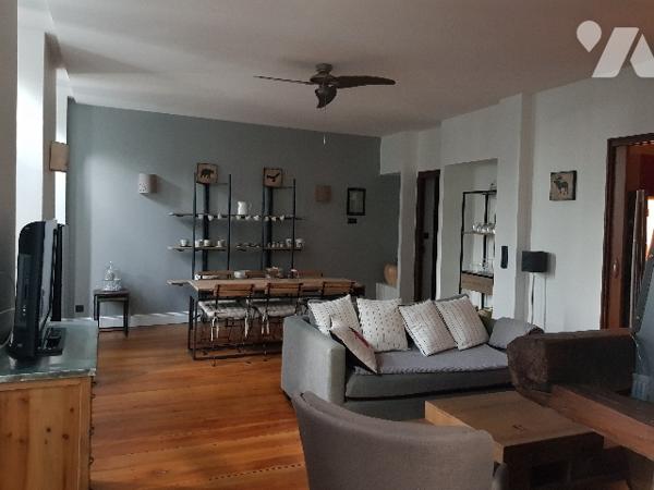 Maison (chambre d'hôte) de 200 m², en plein centre-ville de BAGNERES-DE-BIGORRE  proche des Thermes.