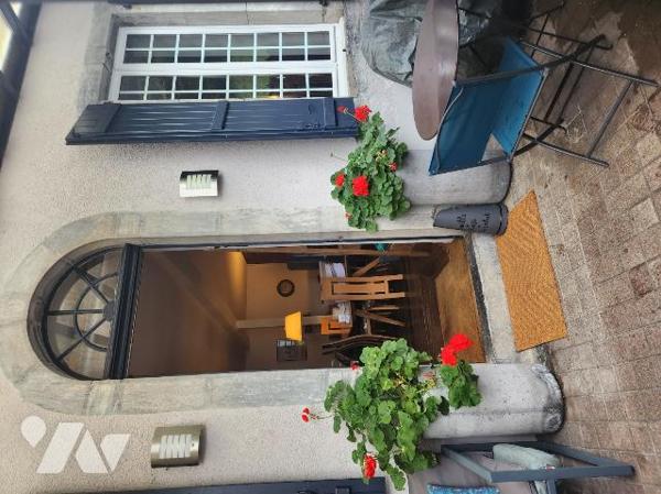 Maison (chambre d'hôte) de 200 m², en plein centre-ville de BAGNERES-DE-BIGORRE  proche des Thermes.