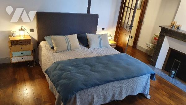 Maison (chambre d'hôte) de 200 m², en plein centre-ville de BAGNERES-DE-BIGORRE  proche des Thermes.