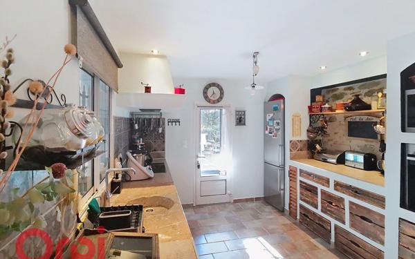 Maison à vendre    4 pièces •  La Cadière-d'Azur