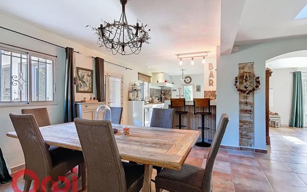 Maison à vendre    4 pièces •  La Cadière-d'Azur