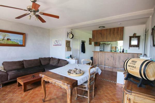 EXCLUSIVITE, MANOSQUE, résidence calme, en 3e et dernier étage, BEL APPART T4 de 82 M2 traversant et hyper clair