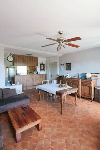 EXCLUSIVITE, MANOSQUE, résidence calme, en 3e et dernier étage, BEL APPART T4 de 82 M2 traversant et hyper clair