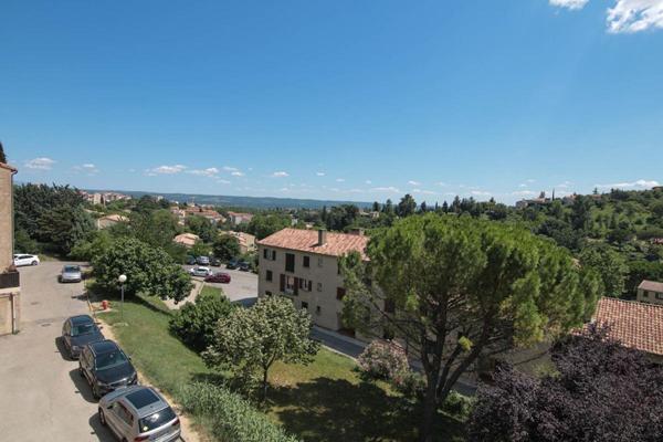 EXCLUSIVITE, MANOSQUE, résidence calme, en 3e et dernier étage, BEL APPART T4 de 82 M2 traversant et hyper clair