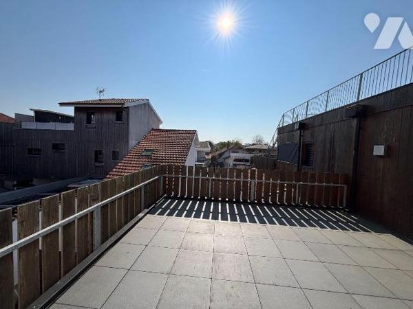 DUPLEX de charme idéalement situé à d'Andernos les bains, dans un environnement privilégié à de...