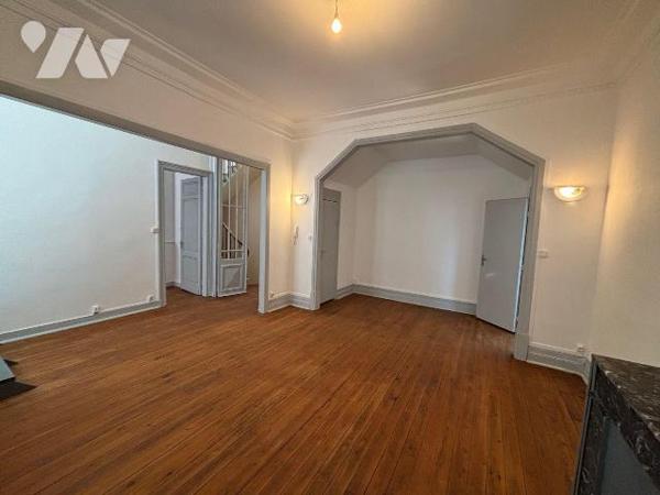 DUPLEX de charme idéalement situé à d'Andernos les bains, dans un environnement privilégié à de...