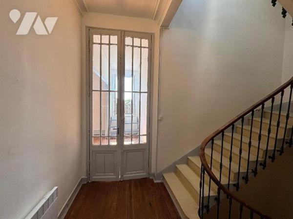 DUPLEX de charme idéalement situé à d'Andernos les bains, dans un environnement privilégié à de...