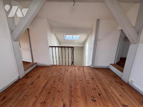 DUPLEX de charme idéalement situé à d'Andernos les bains, dans un environnement privilégié à de...