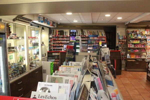 Fonds de commerce à vendre LIMOUX (11) , dans un cœur de ville . EBE de 132 KE- Magasin de 137 m²  récent