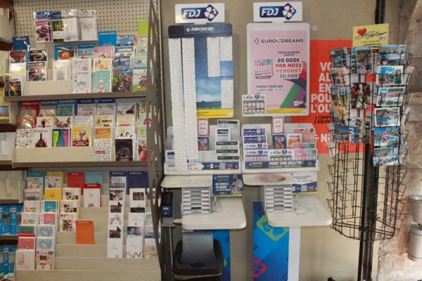 Fonds de commerce à vendre LIMOUX (11) , dans un cœur de ville . EBE de 132 KE- Magasin de 137 m²  récent